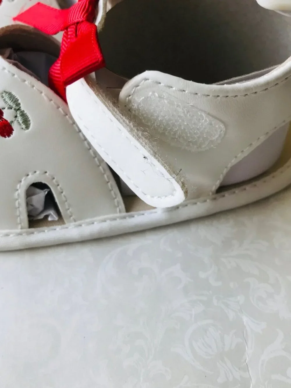 LUCKY BRAND Crib Shoes  Size : 4M (9-12M)  White Cherry Strap Closure